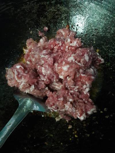 วิธีทำ กระเพราจานเปล ไข่เยี่ยวกรอบ