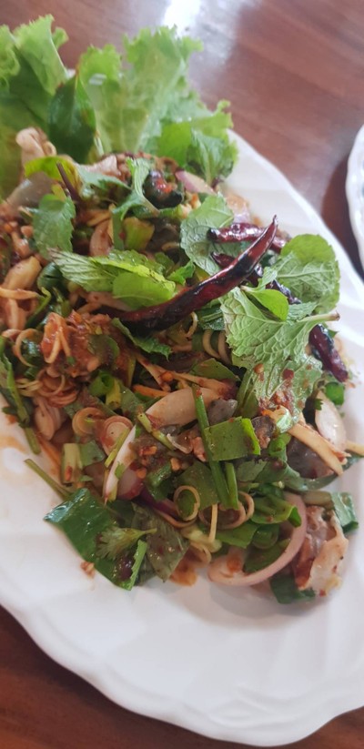 อาหาร หรือ เครื่องดื่ม