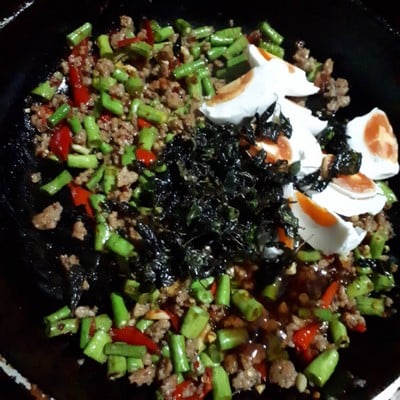 วิธีทำ ไข่เค็มผัดกระเพรา วิธีทำ ไข่เค็มผัดกระเพรา