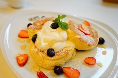 Very Berry Fluffy Pancake