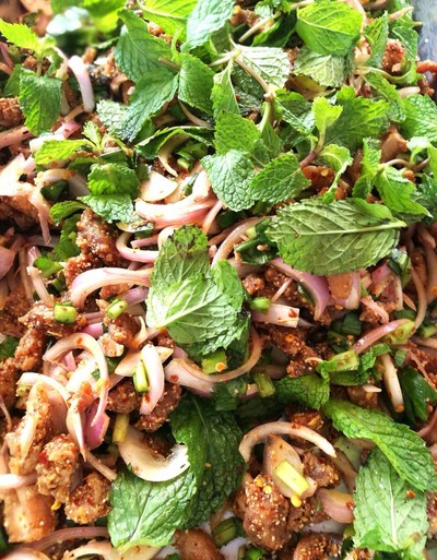 ลาบไก่ทอด 50 บาท