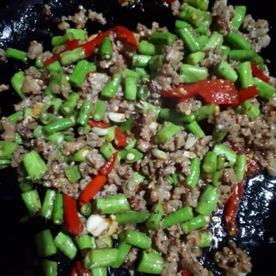 วิธีทำ ไข่เค็มผัดกระเพรา วิธีทำ ไข่เค็มผัดกระเพรา