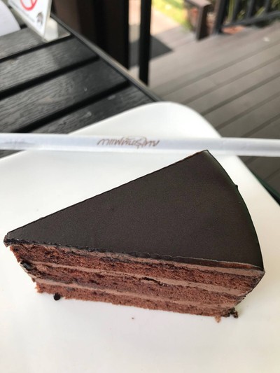 DARK CHOCOLATE CAKE