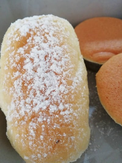 ขนมปังเนยสด ราคา 15 บาท