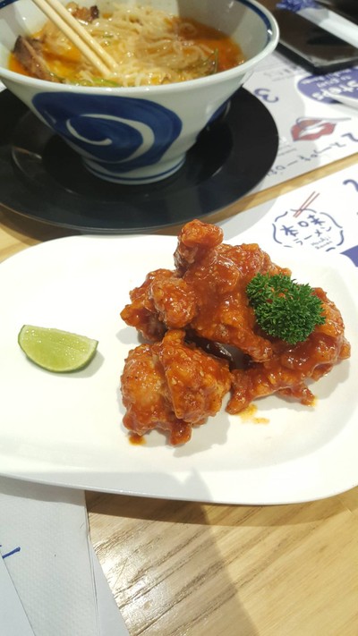 ไก่ทอดคาราอะเกะราดซอสโกชูจัง