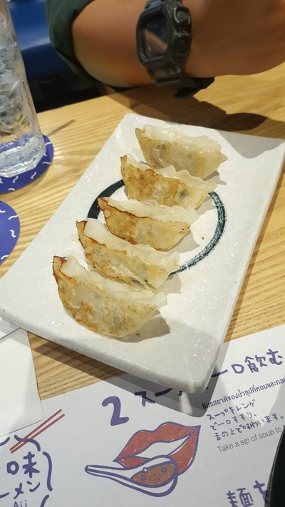 เกี๊ยวซ่าย่าง