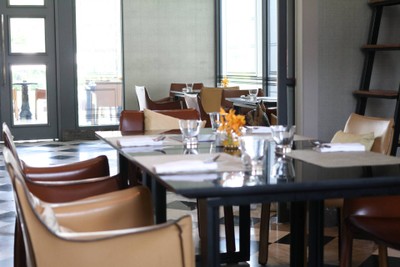 บรรยากาศ The Library Bar  โรงแรมยูสาทร กรุงเทพ