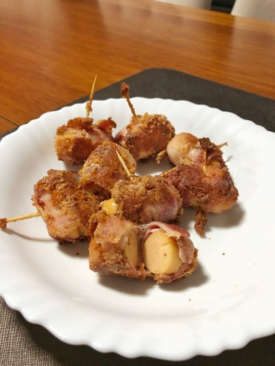 วิธีทำ เบคอนพันไส้กรอกชีส กินเล่นยามว่าง แต่อิ่มจริง ;p วิธีทำ เบคอนพันไส้กรอกชีส กินเล่นยามว่าง แต่อิ่มจริง ;p