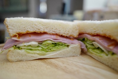 วิธีทำ Leg ham Sandwich 