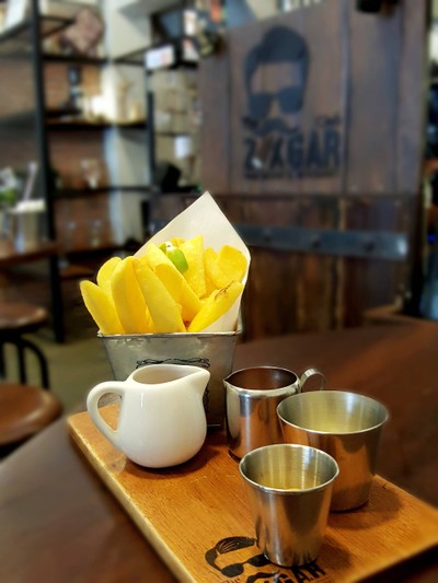 อาหาร หรือ เครื่องดื่ม