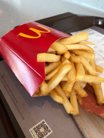 เมนูของร้าน McDonald's เมโทร เวสต์ ทาวน์ กัลปพฤกษ์