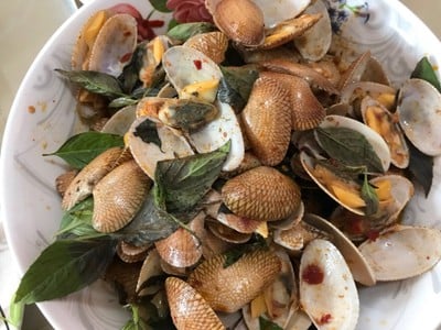 หอยลายผัดน้ำพริกเผา