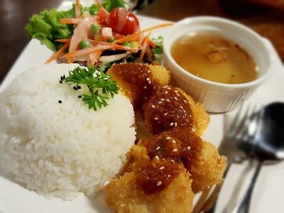 อาหาร หรือ เครื่องดื่ม