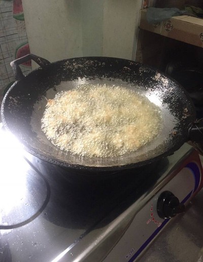 วิธีทำ คางกุ้งทอดกรอบ วิธีทำ คางกุ้งทอดกรอบ