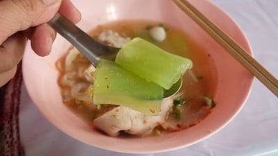 ก๋วยเตี๋ยวแคะ (เซี่ยงไฮ้ต้มยำ)