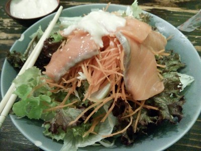 สลัดสบัดปลาแซลมอน