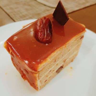 Date Palm Cake