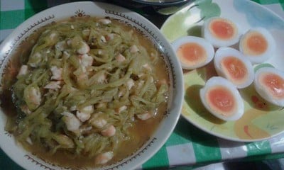 ยำพริกหนุ่มกุ้งสด