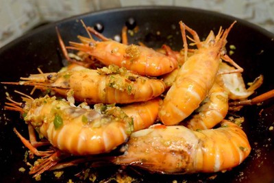 วิธีทำ กุ้งคั่วพริกเกลือ
