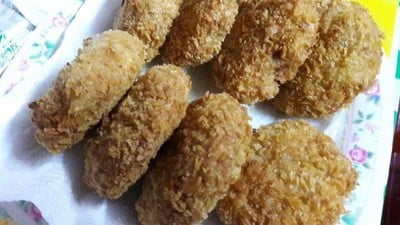  แซนวิชหมูทอดซอสญี่ปุ่น