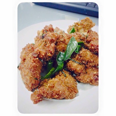 ลาบหมูทอด