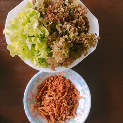 วิธีทำ สลัดปลากรอบไข่ต้มเจ้าค่ะ วิธีทำ สลัดปลากรอบไข่ต้มเจ้าค่ะ