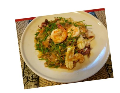 วุ้นเส้นผัดชะอมทะเล