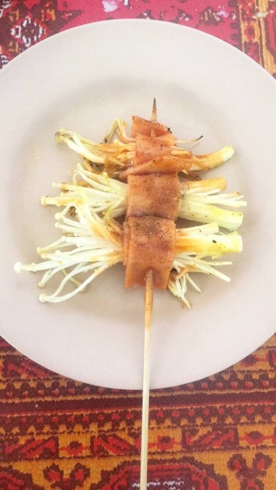 เบค่อนพันเห็ดเข็มทอง