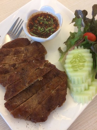 หมูย่างจิ้มแจ่ว