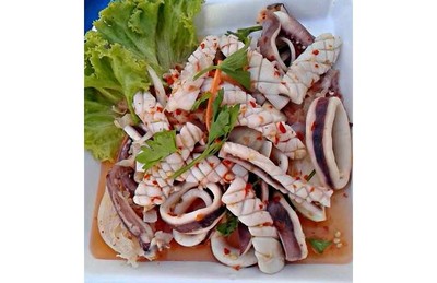 ยำปลาหมึก