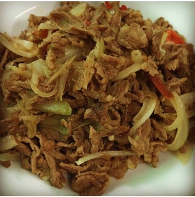 เนื้อผัดหอมใหญ่