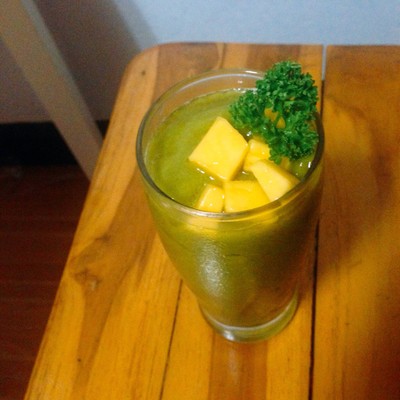 วิธีทำ Matcha Mango Smoothie วิธีทำ Matcha Mango Smoothie