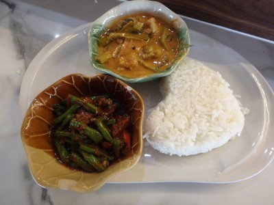 ข้าว + ผัดพริกขิง + แกงเทโพ