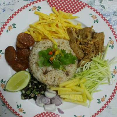 ข้าวคลุกกะปิ