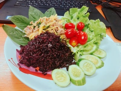 วิธีทำ ทูน่าในน้ำแร่ยำมะม่วงเพื่อสุขภาพ วิธีทำ ทูน่าในน้ำแร่ยำมะม่วงเพื่อสุขภาพ