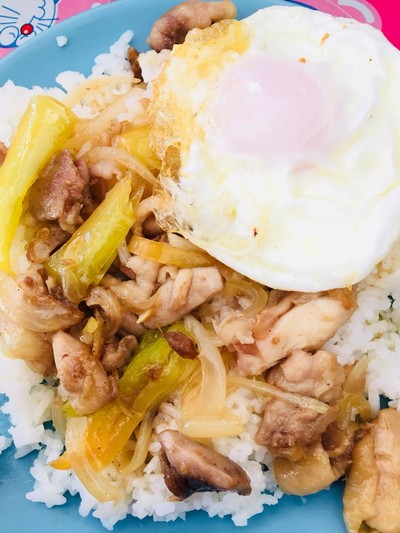 ไก่ผัดพริกอ่อน