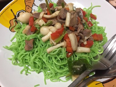 วิธีทำ บะหมี่หยกราดด้วยผัดเครื่องในเห็ดพริกหวาน วิธีทำ บะหมี่หยกราดด้วยผัดเครื่องในเห็ดพริกหวาน