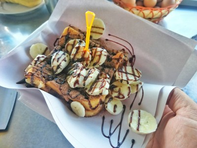 ขนมปังชุบไข่โรยโอวัลตินกล้วยหอม+ช๊อคโกแลต