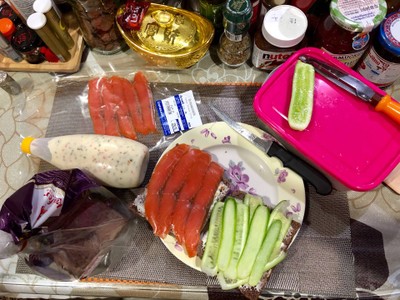 วิธีทำ Smoked Salmon Cucumber Sandwich 