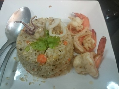 ข้าวผัดกุ้งปลาหมึก