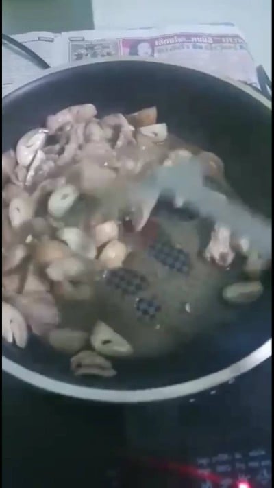 เห็ดฟางผัดหมู