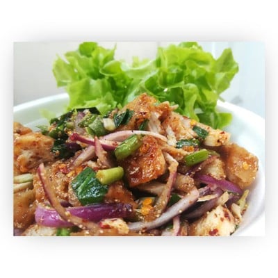 ข้าวยำไก่แซ่บ