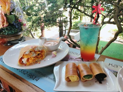 อาหาร หรือ เครื่องดื่ม