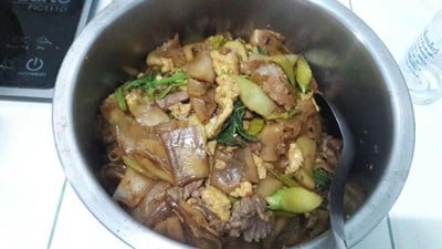 ผัดซีอิ๊วหมู