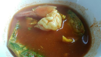 แกงส้มกุ้งชะอมไข่
