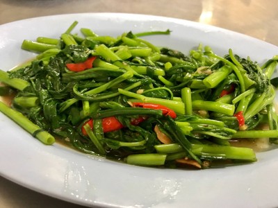 ผัดผักบุ้งไฟแดง