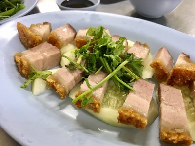 หมูกรอบ