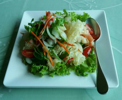 ยำเห็ดหูหนูขาวกุ้ง