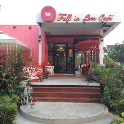 บรรยากาศ Fall In Love Cafe สุขุมวิท 101/1