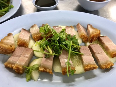 หมูกรอบ